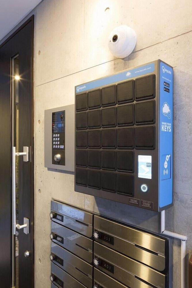 B4  Maison Philippe Shitaya 402