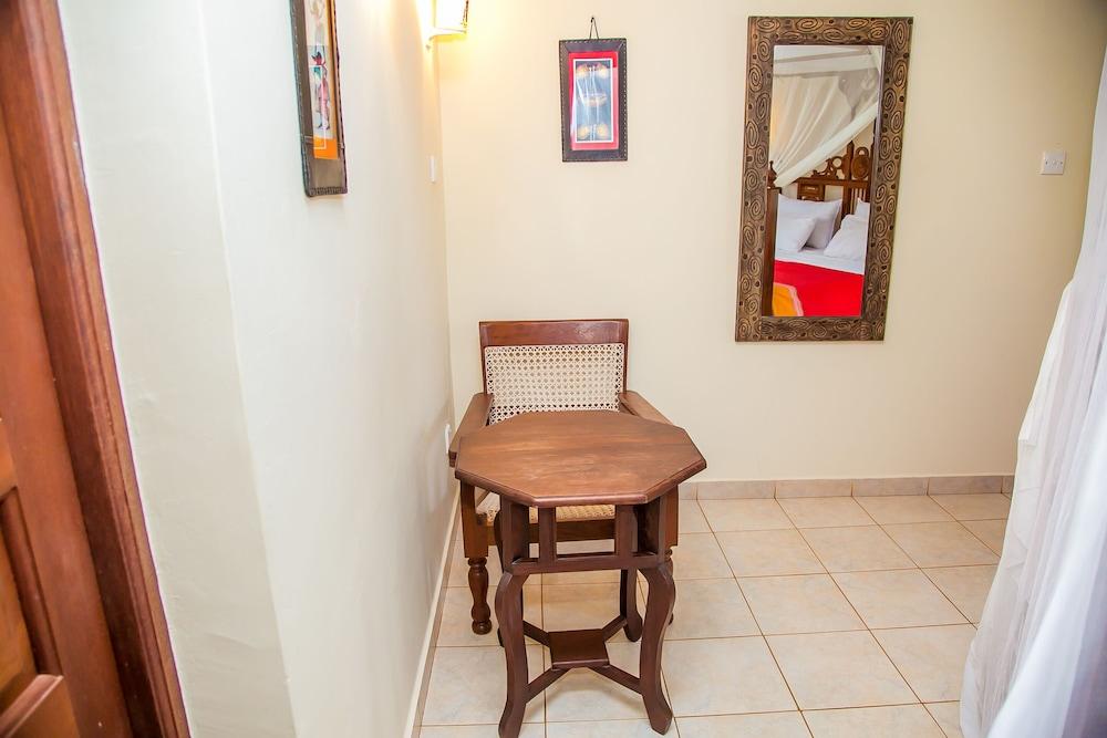 Villakwetu Cottages Diani Beach