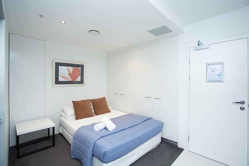 Circle on Cavill - Private Apartments