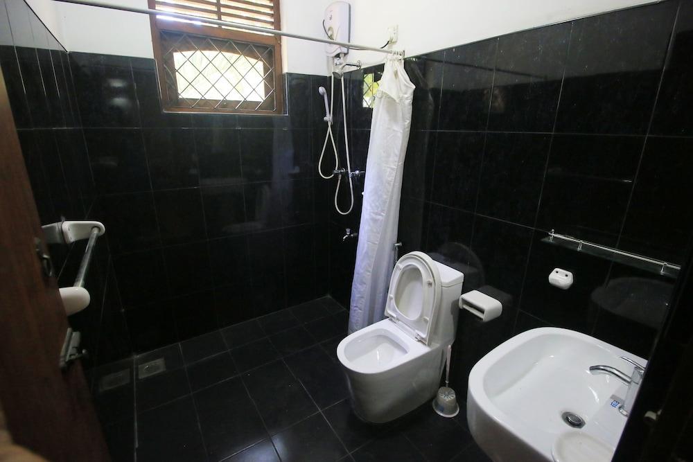 Lake Garden Villa - Kelaniya