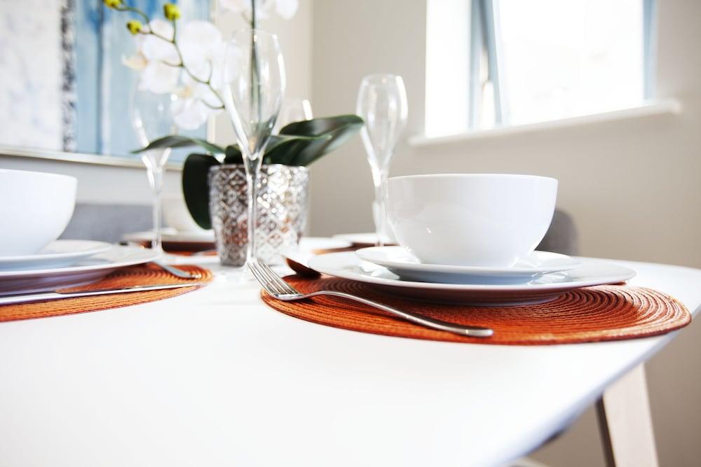 The Wesley Luxury City Apartment