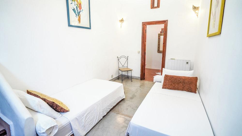 Riad Le Dromadaire Bleu by Weekome