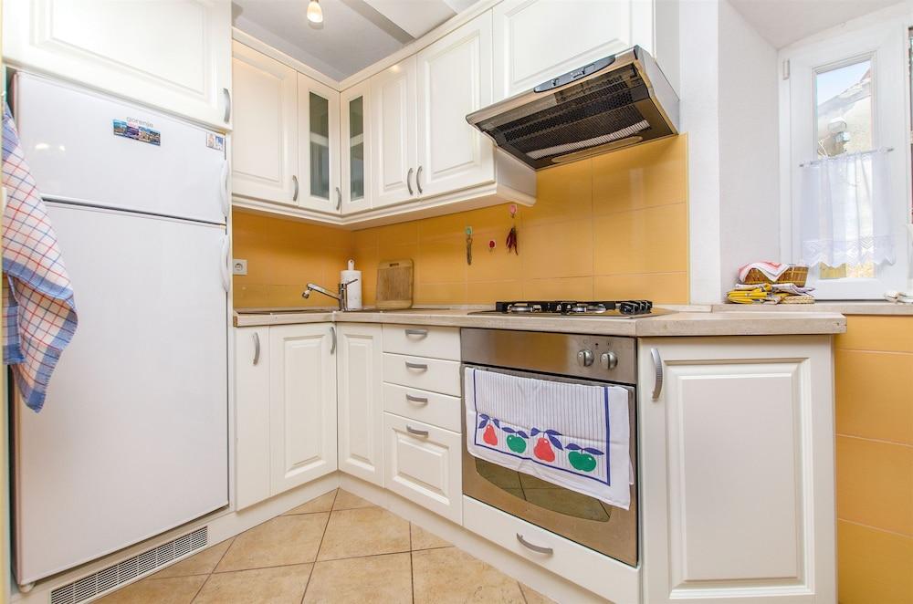 House Stone House in Center