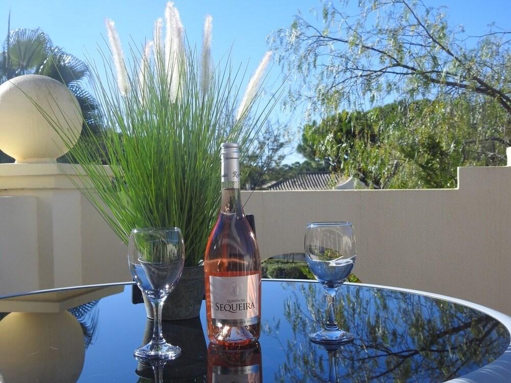 Beautiful 2-bed Villa in Quinta do Lago With Pool