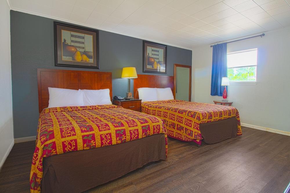 OYO Hotel McAlestar OK S Main St