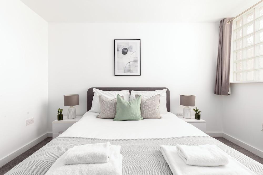 2 Bed Flat off Brick Lane