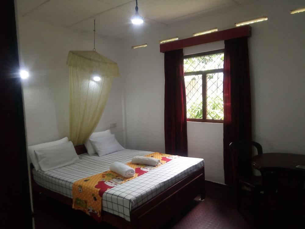 Erandi Holiday Home
