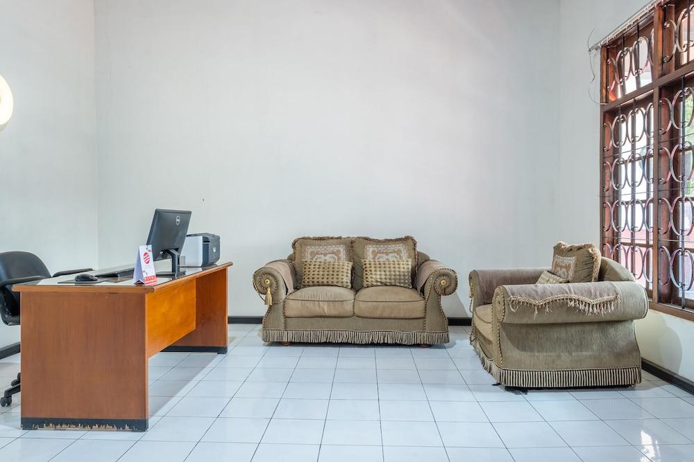 OYO Collection O 1032 Rahayu Residence Syariah