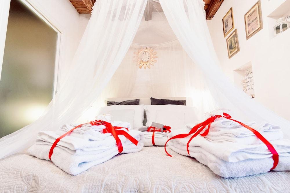 Abbraccio di Romeo e Giulietta