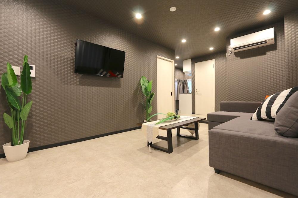 Elizabeth Garden Shinmachi