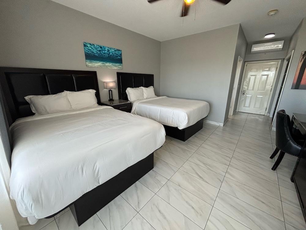 Grace Bay Suites