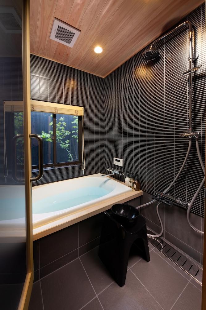 Kanade Kyotoekiminami