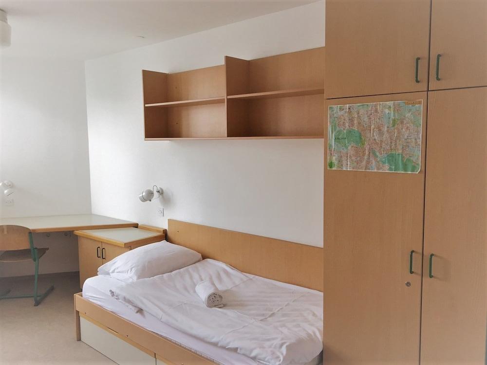 Summer Residence - Hostel