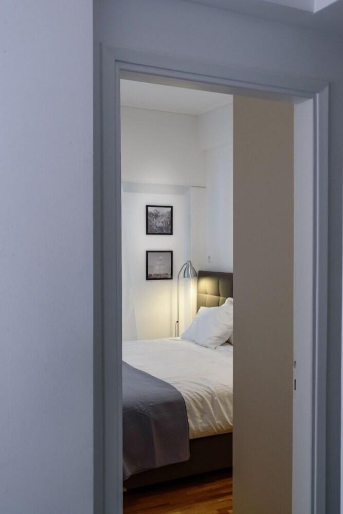 Modern Design Apartment Near Acropolis