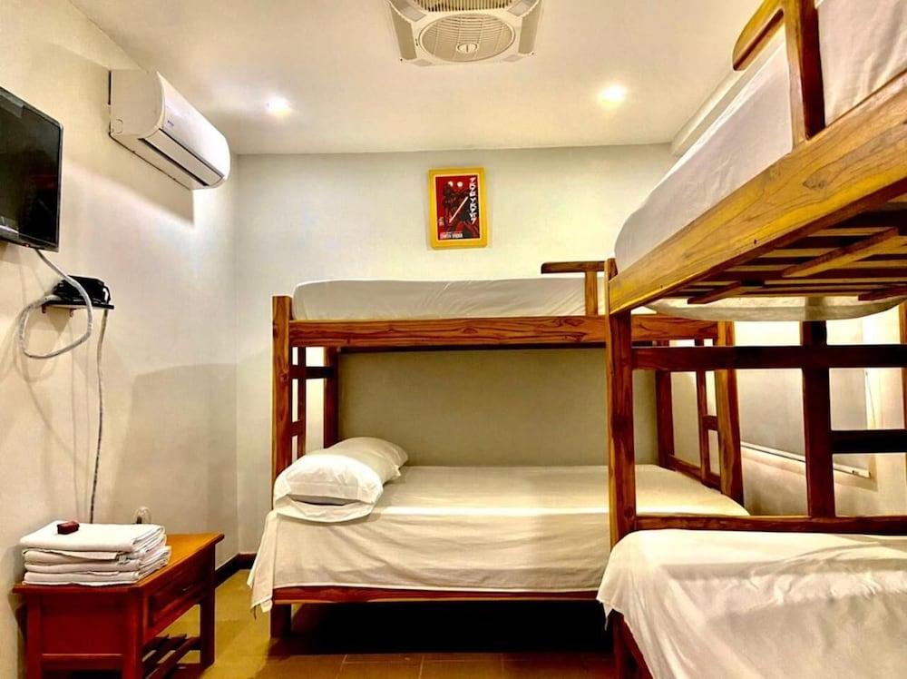 Hostal  Aurora - Hostel