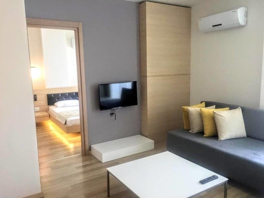 Konyaalti California 102