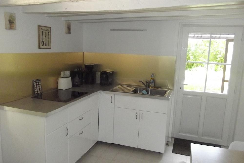 Le Domaine de Jaugy - Hostel