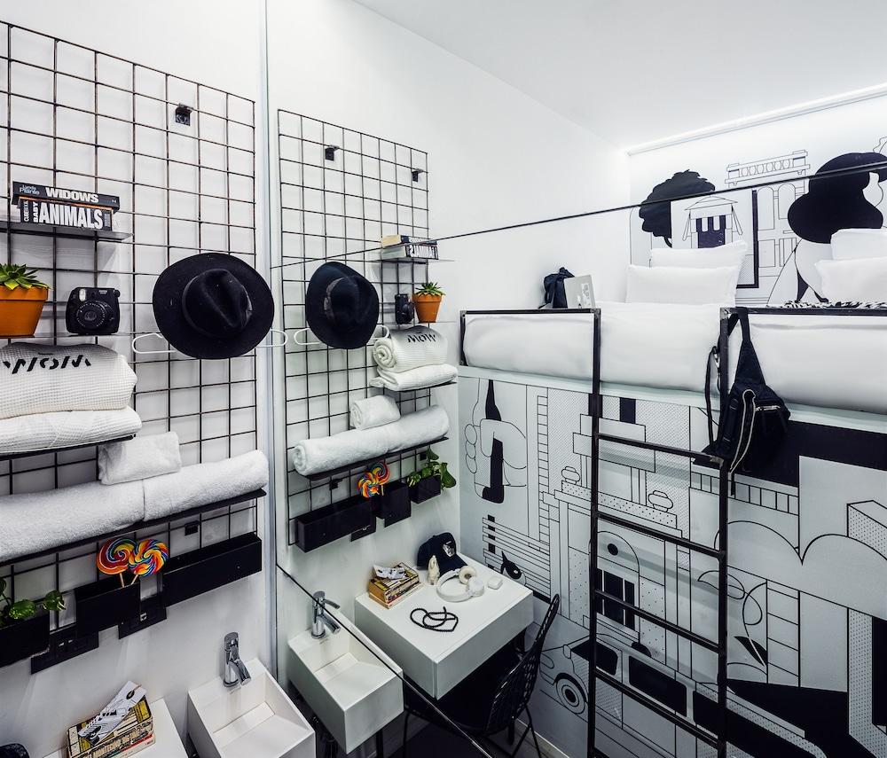 Wom Allenby Pod Hotel