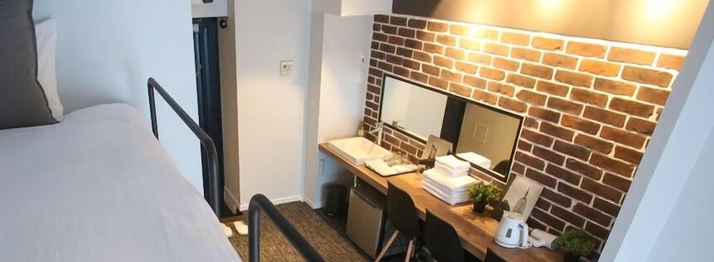 N.33 Hakata Sta. River Side