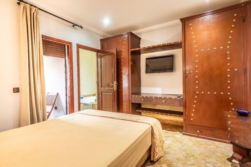 Private Villa In Center