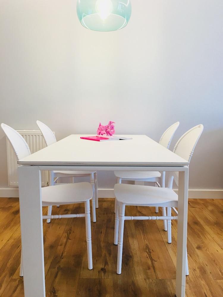 Piper Zajezdnia White