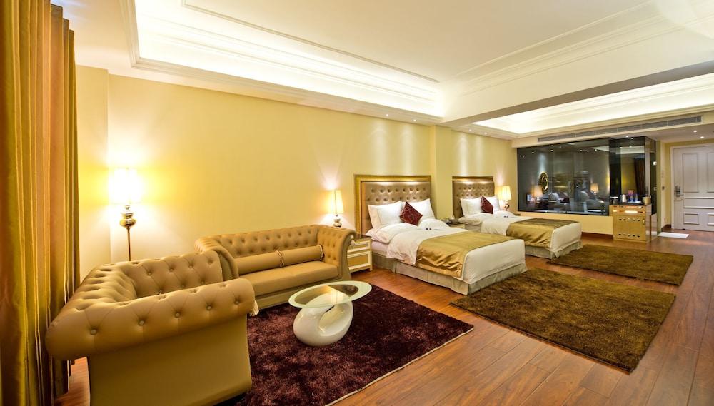 The Royal Pinnacle Hotel