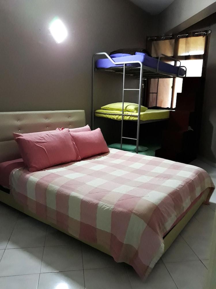 MINIMALIST Studio Apartment