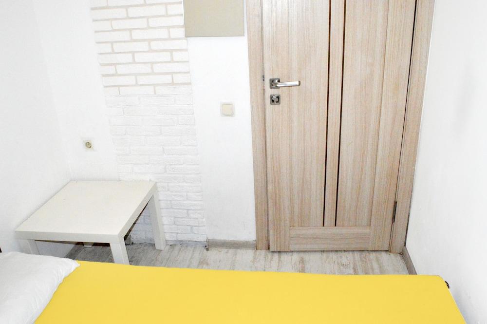 Hostel Train Station