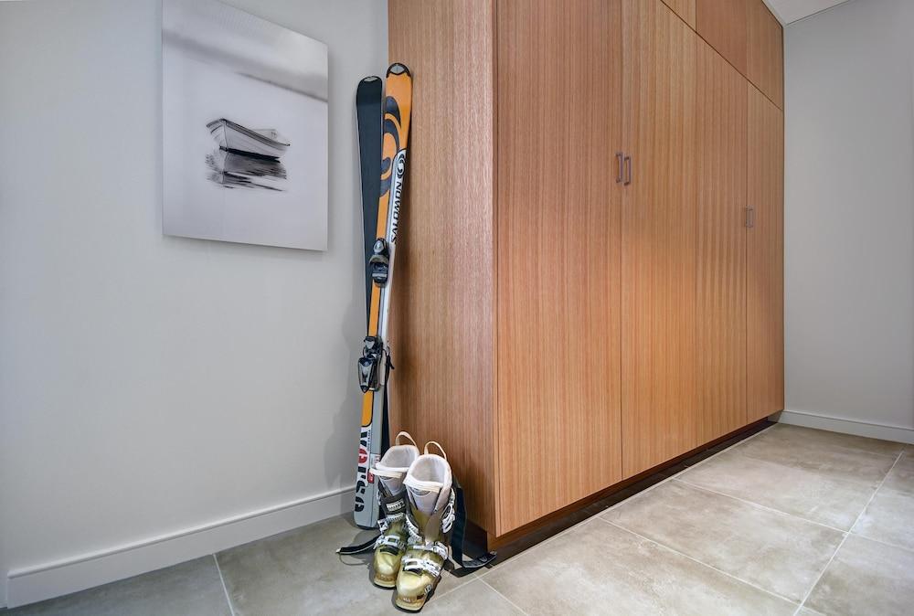 The Docent’s Collection – Thompson Block