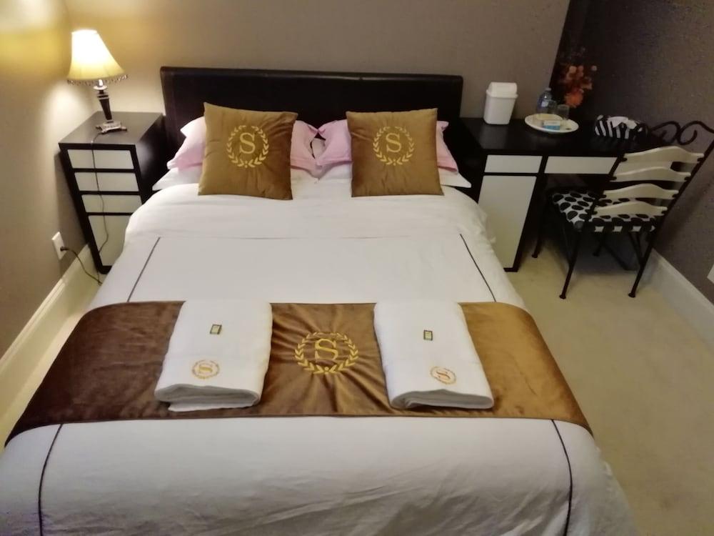 Sunny Island by White Rock B&B