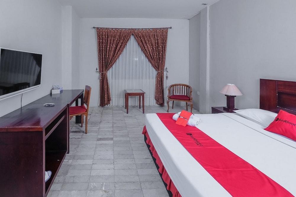 RedDoorz Plus near UIN Banjarmasin