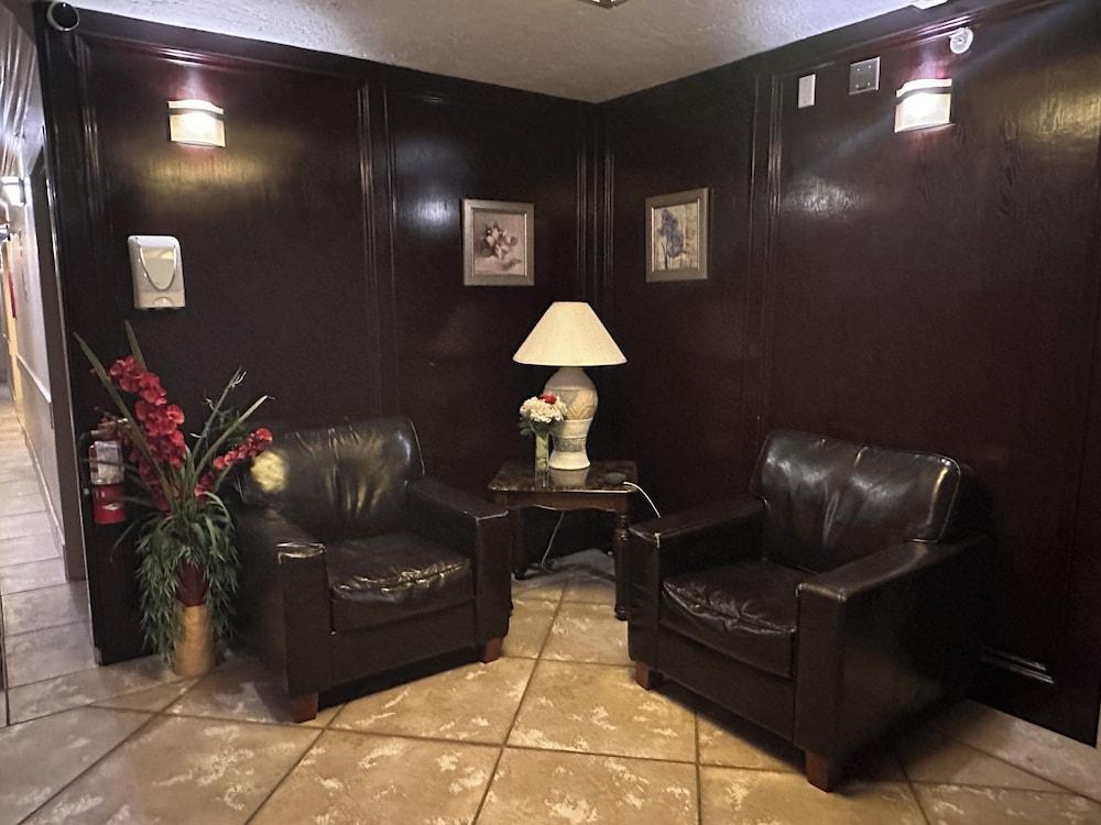 The Medicine Hat Villa