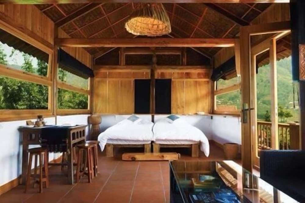 Lucky Daisy Buffalo House