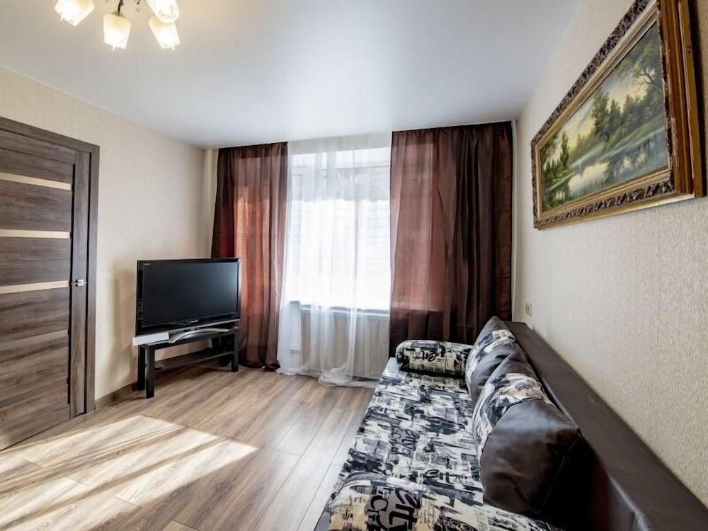 Apartment - Novocheremushkinskaya 38