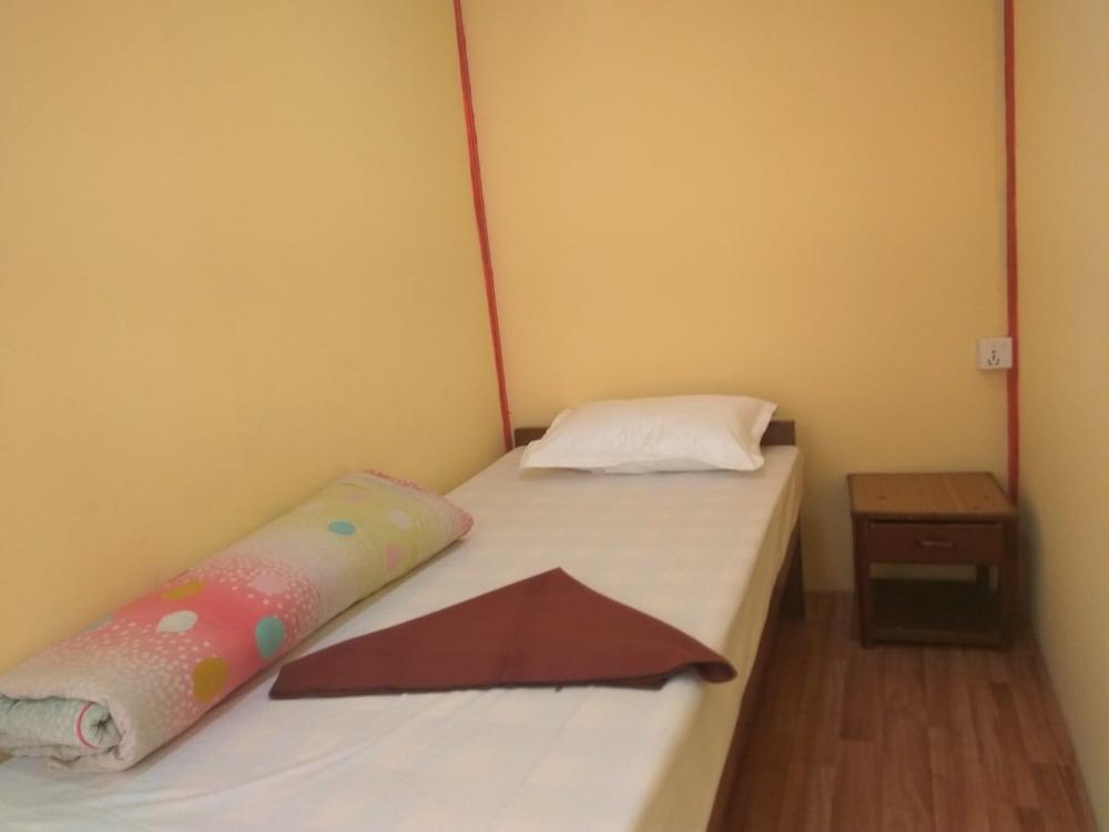 Beehive Hostel