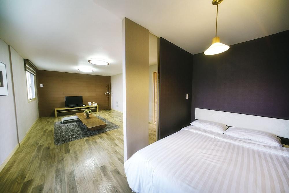 Tongyeong MongDol House