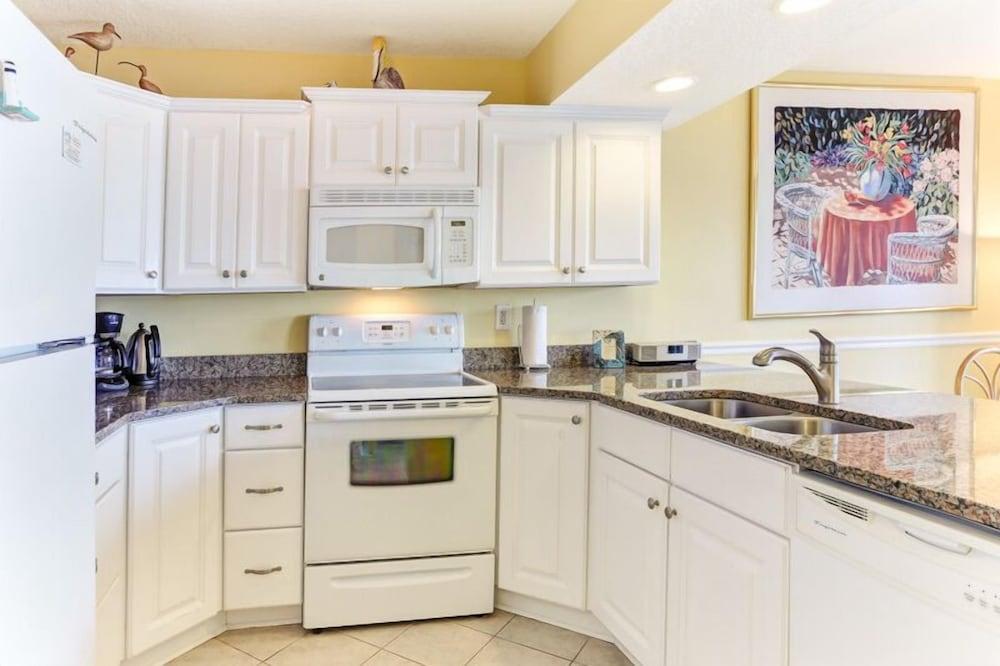 Oceans of Amelia Condos