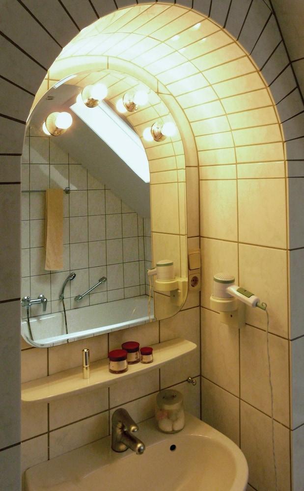 Landhotel Niederthaeler Hof