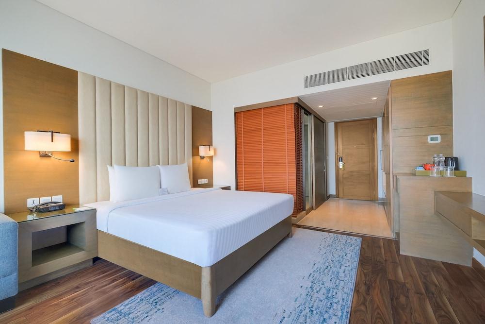 Courtyard by Marriott Gurugram Downtown