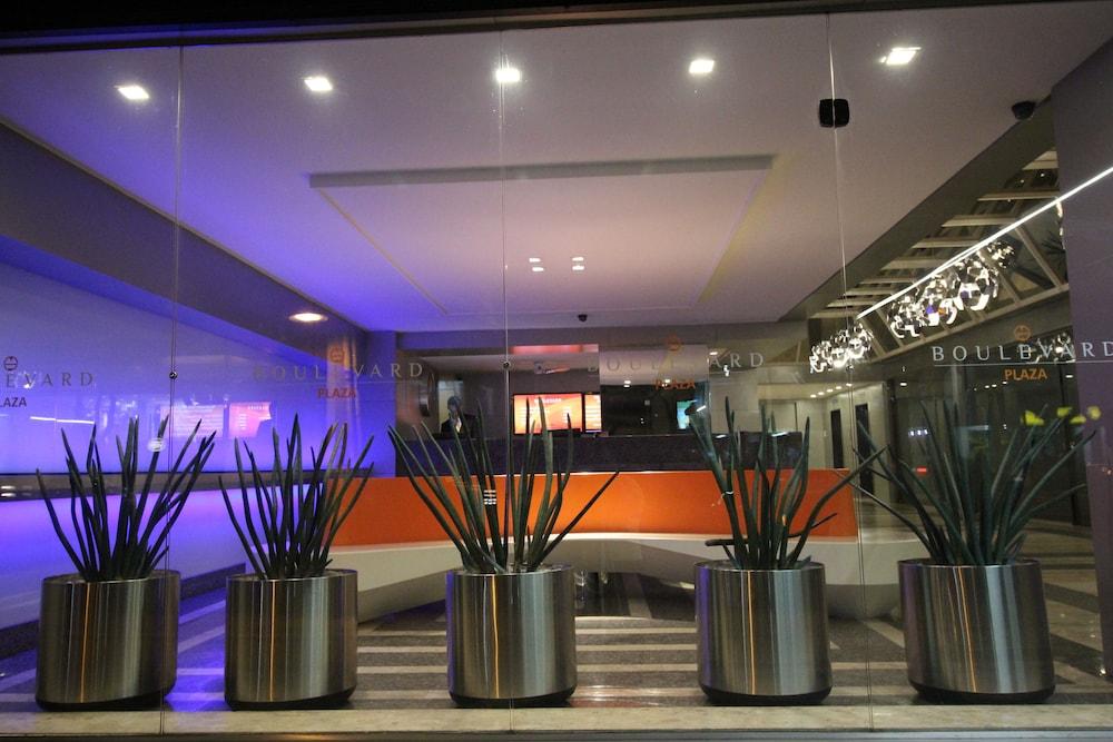 Hotel Boulevard Plaza
