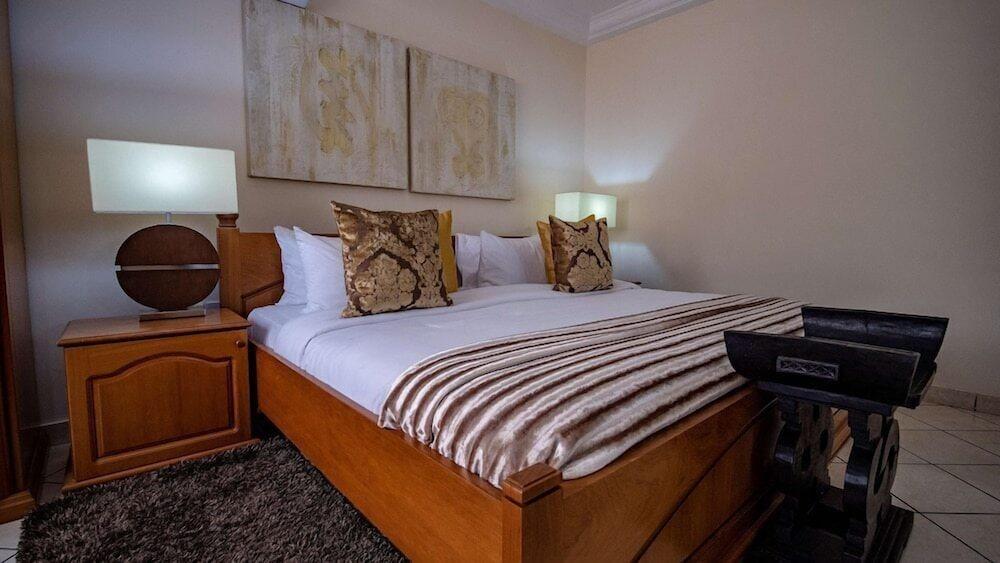 Oak Plaza Hotel - East Legon