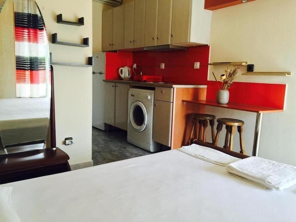 Marika's Aparts & Studios