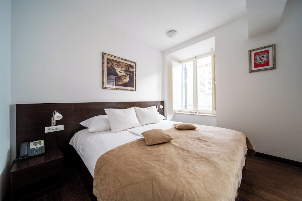 Celenga Apartments with free offsite parking