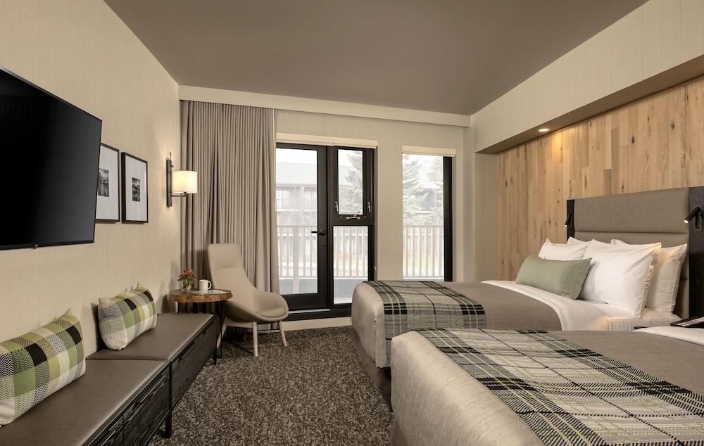 Peaks Hotel & Suites