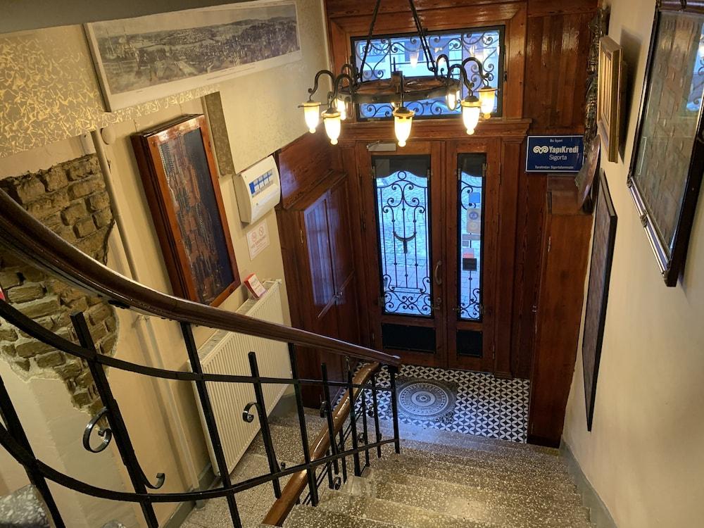 Antique Hostel & Guesthouse