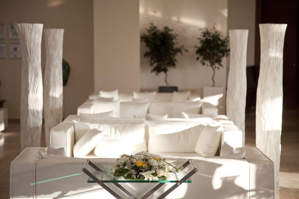 Port Royal Villas & Spa