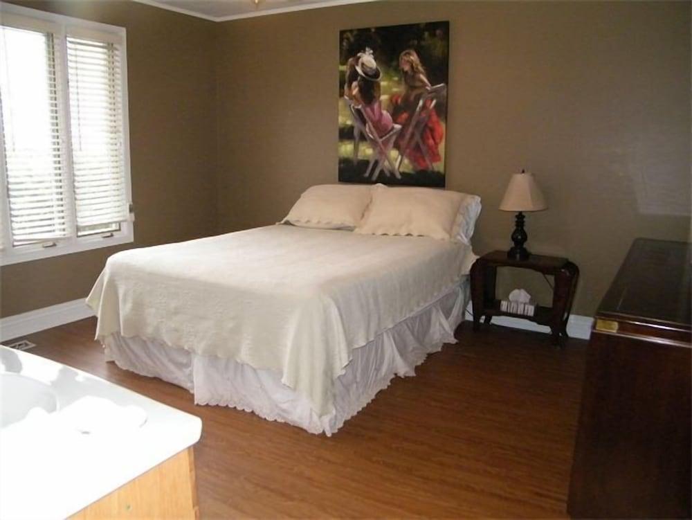 1000 Island Condo Getaway