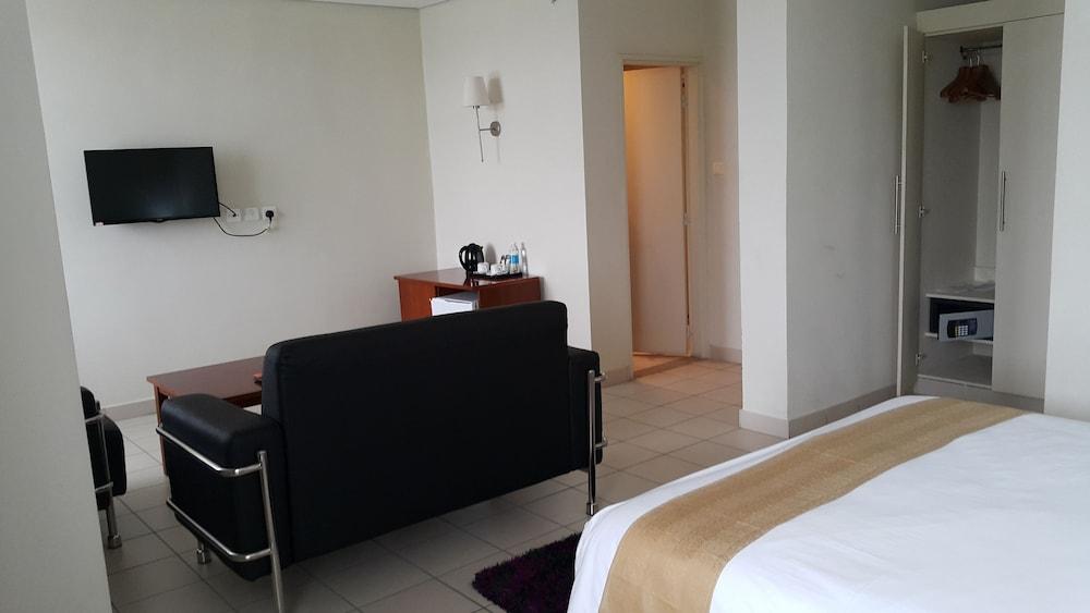 Tinapa Lakeside Hotel