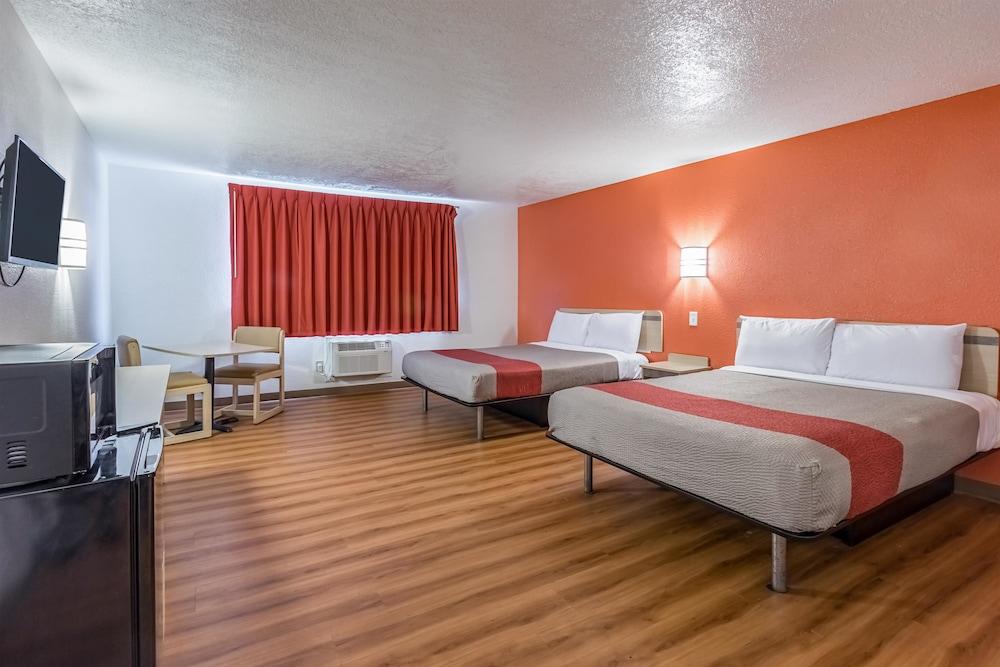 Motel 6 Beaverton, OR
