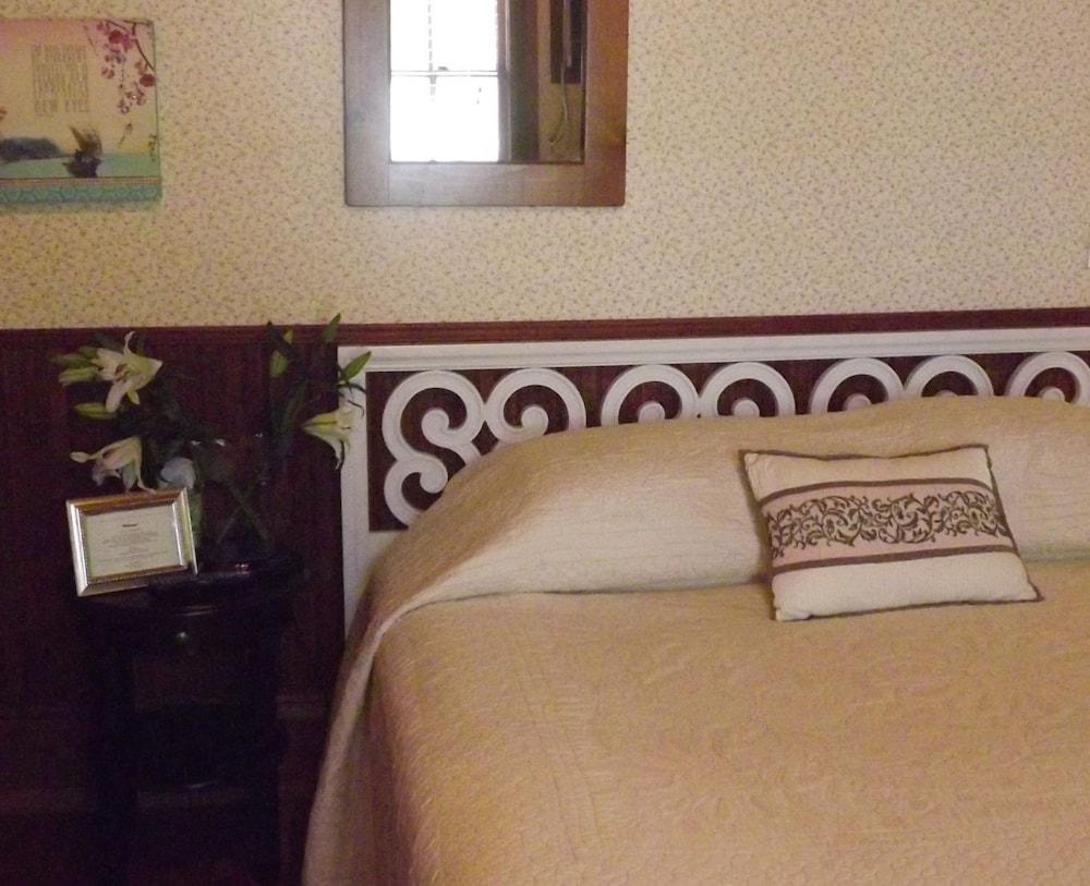 O'Casey's Boutique Inn